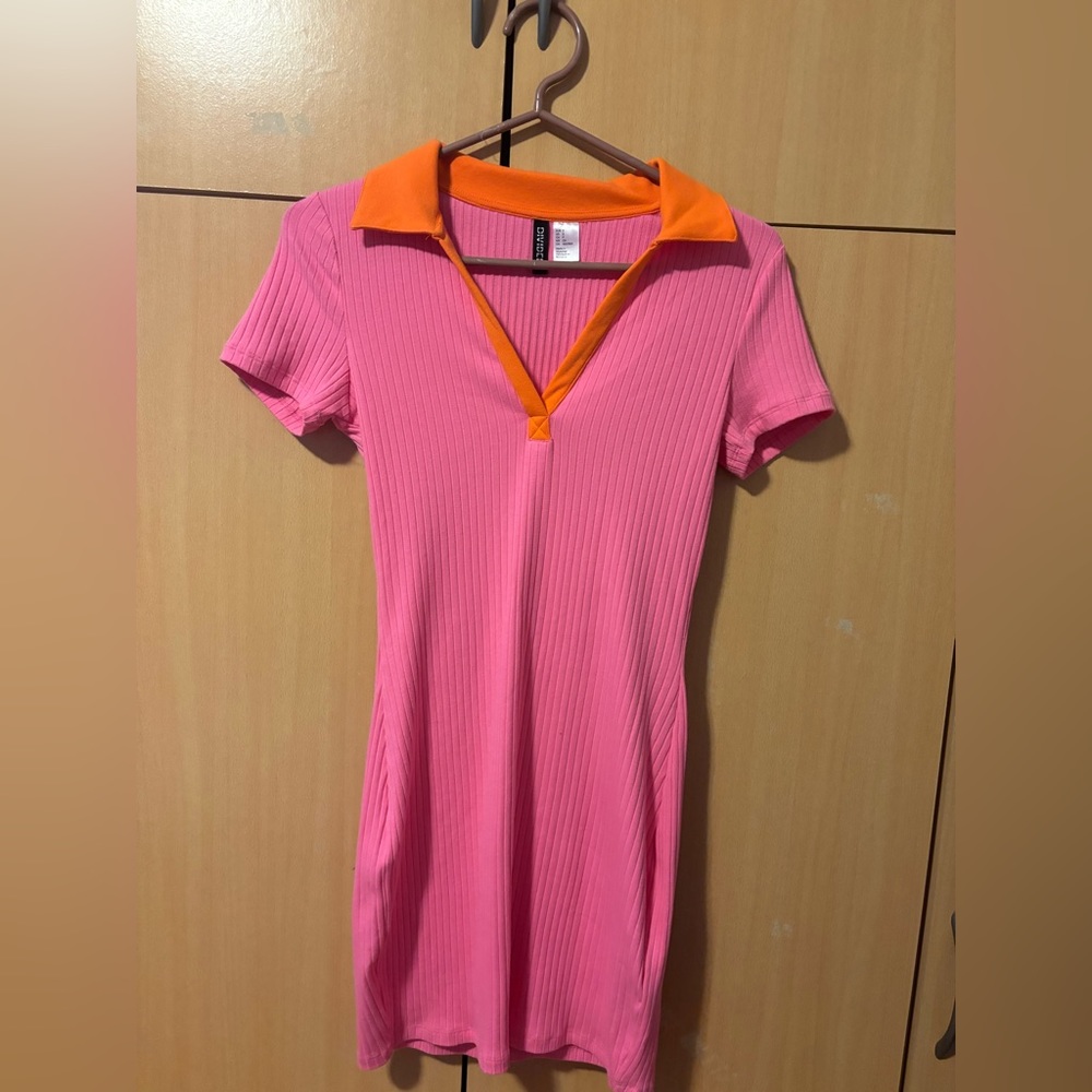 H&M Pink Bodycon dress with Orange collar
